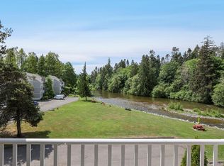 205 1st St #315, Courtenay, BC V9N 1A5