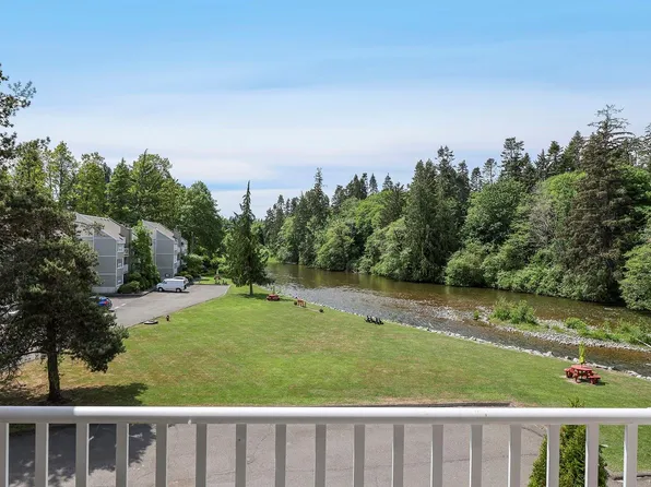 205 1st St #315, Courtenay, BC V9N 1A5
