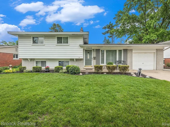 33219 Flanders St, Farmington, MI 48336