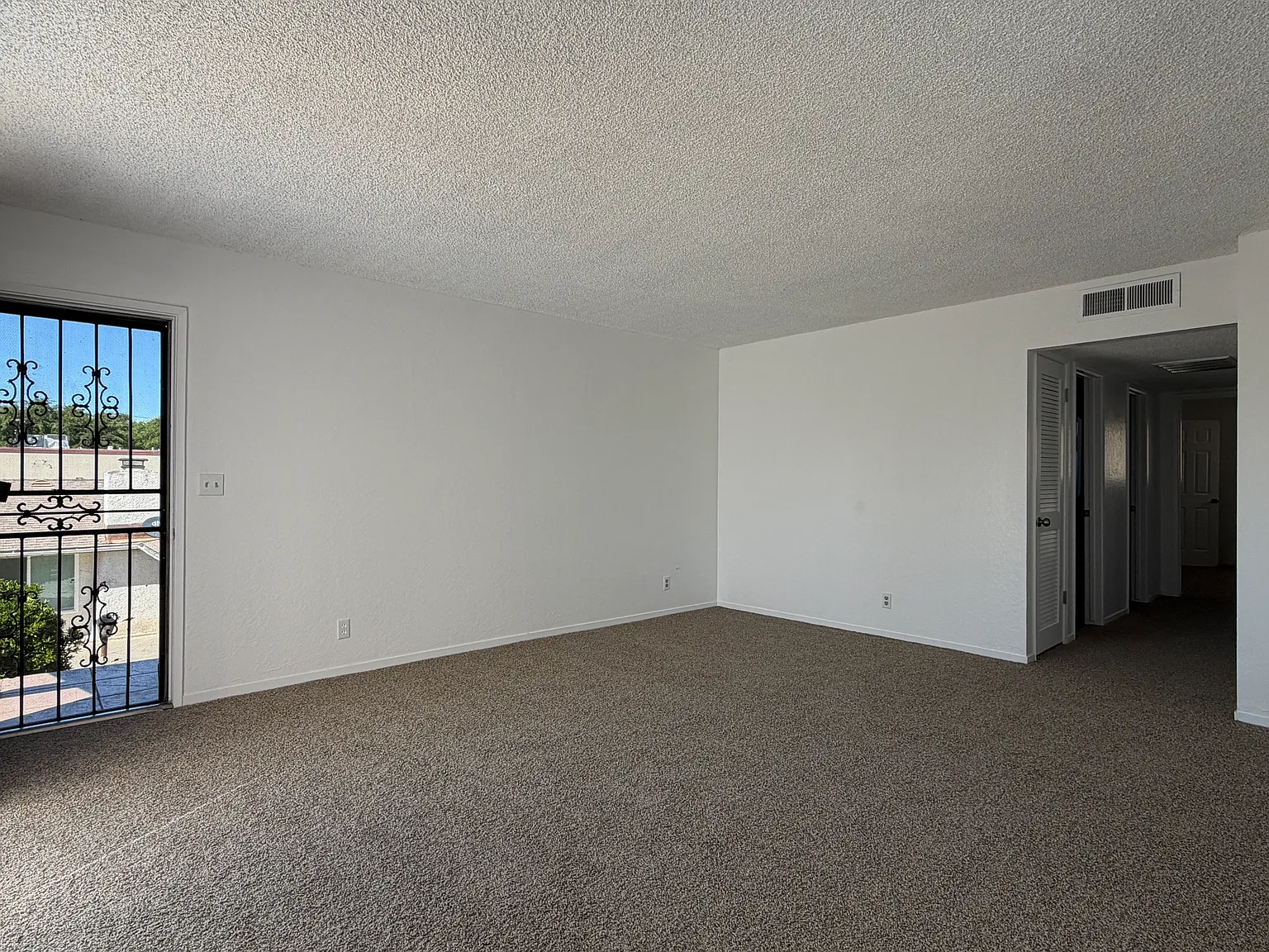 2 bed, 1100 sqft, $1,485 — Photo 4