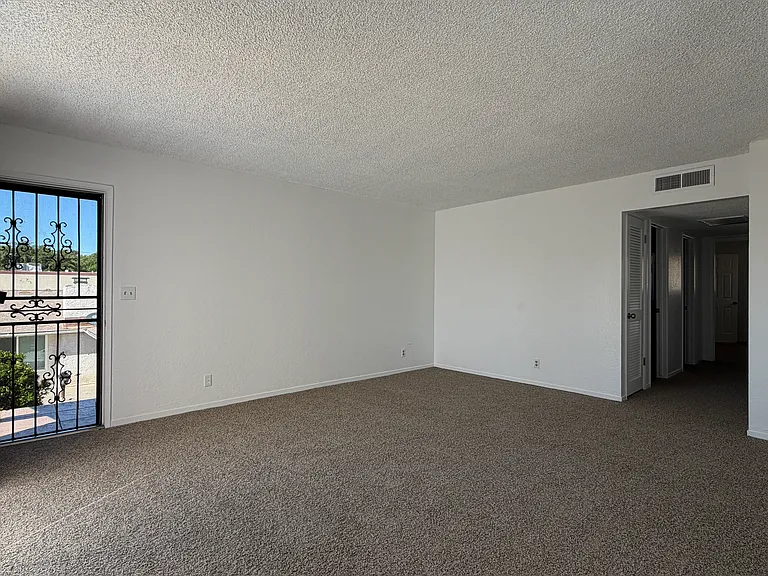 2514 E Andrews Ave #204 — Photo 4