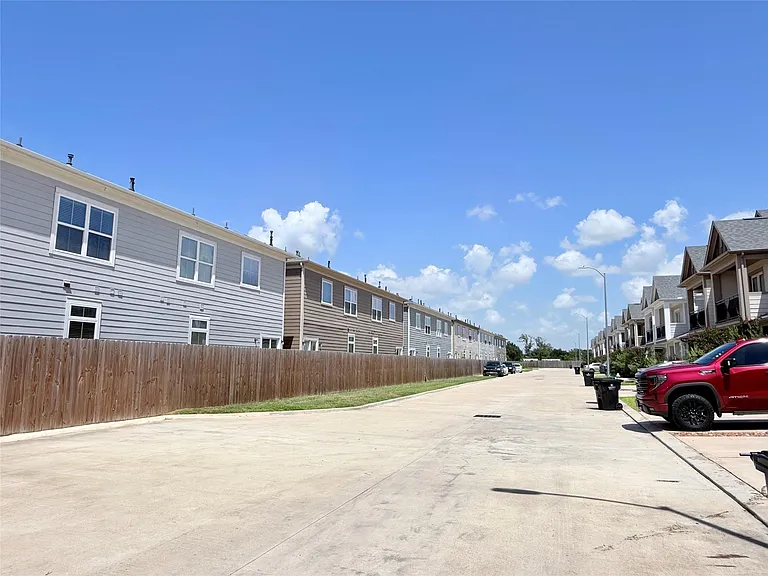 16575 Oasis Glade Dr — Photo 46