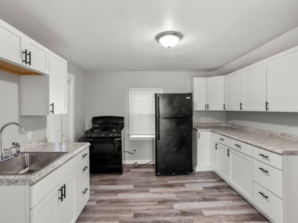 330 W 8th Ave