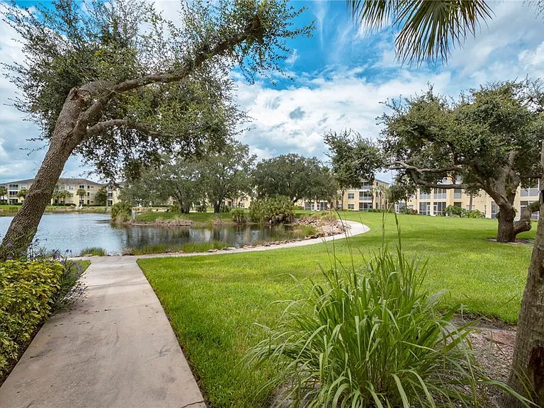 19355 Water Oak Dr #306 — Photo 11