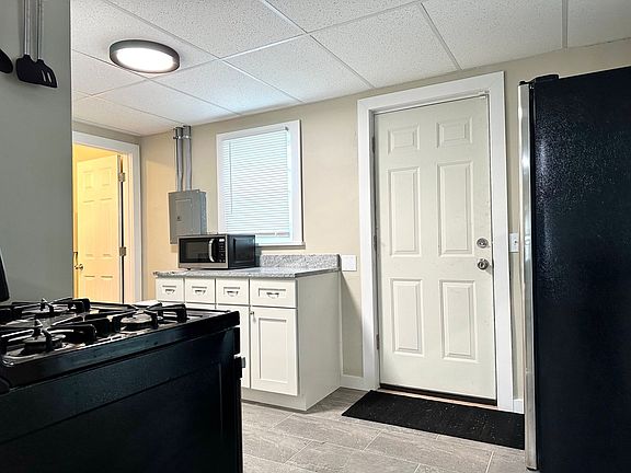 4th image of 715 E 6th St #1