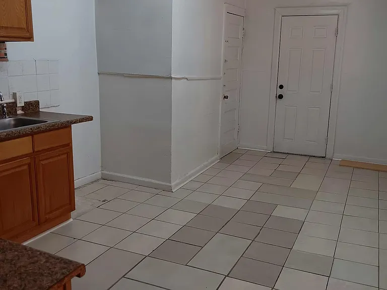 4814 N Warnock St — Photo 5