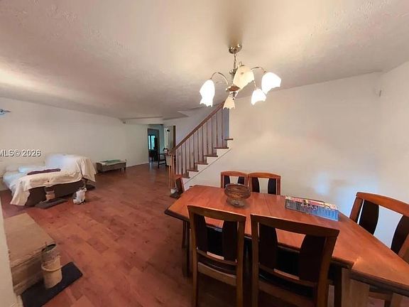 4th image of 35 Hinshaw St