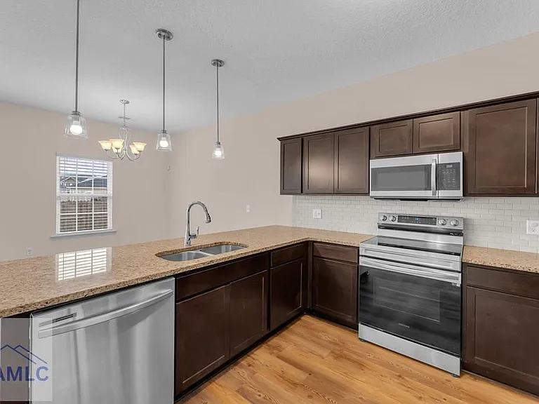 139 W West Winn Ave — Photo 12