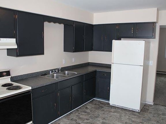 3rd image of 1415 Swede Ave