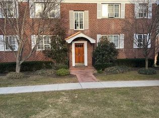 54 Nathan Hale Dr APT 48B, Huntington, NY 11743