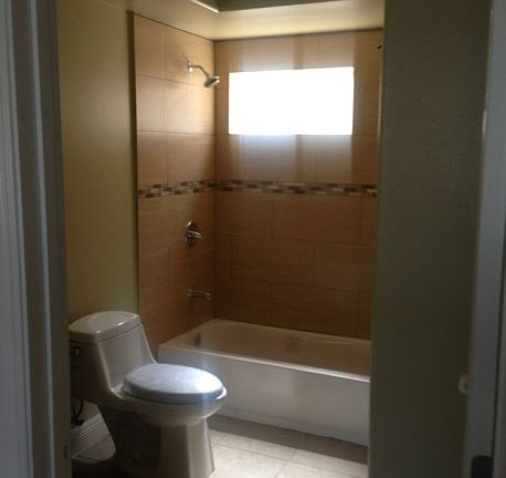 4th image of 1227 W 62nd St