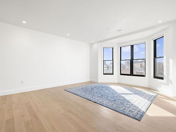 5th image of 472 W Broadway #Penthouse 501