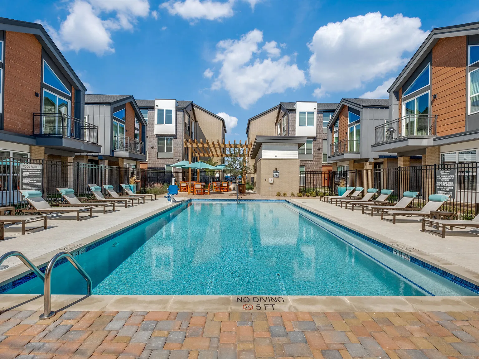 Eastlake Residences — Photo 2