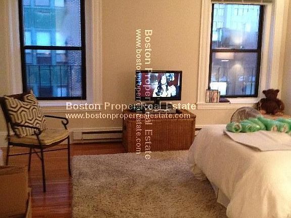 226 Newbury #32 Boston - Back Bay Unit Photo 1