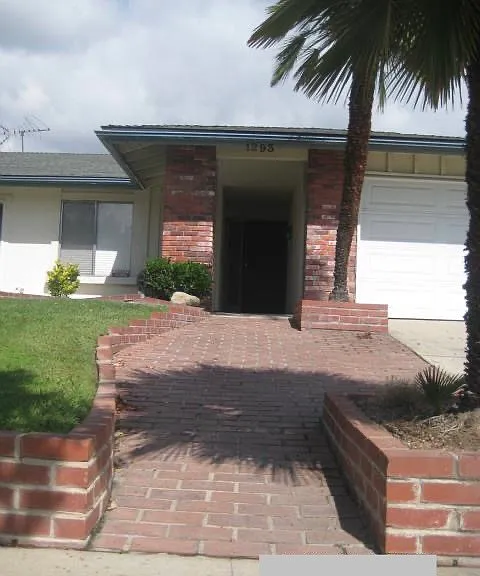 1293 Brenda Ct — Photo 3
