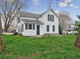 203 3rd St SE, Morristown, MN 55052