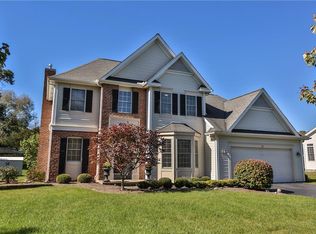 11 Chippenham Dr, Penfield, NY 14526