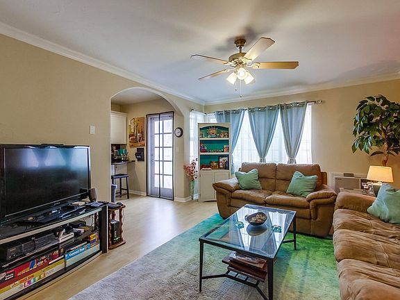 2nd image of 853 Thomas Ave APT 14