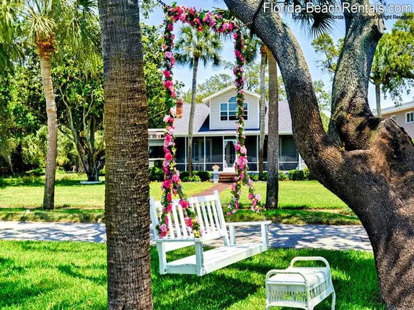 1121 Victoria Dr, Dunedin, FL 34698