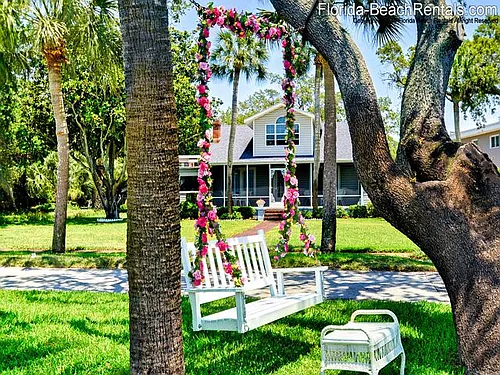 1121 Victoria Dr Photo 1