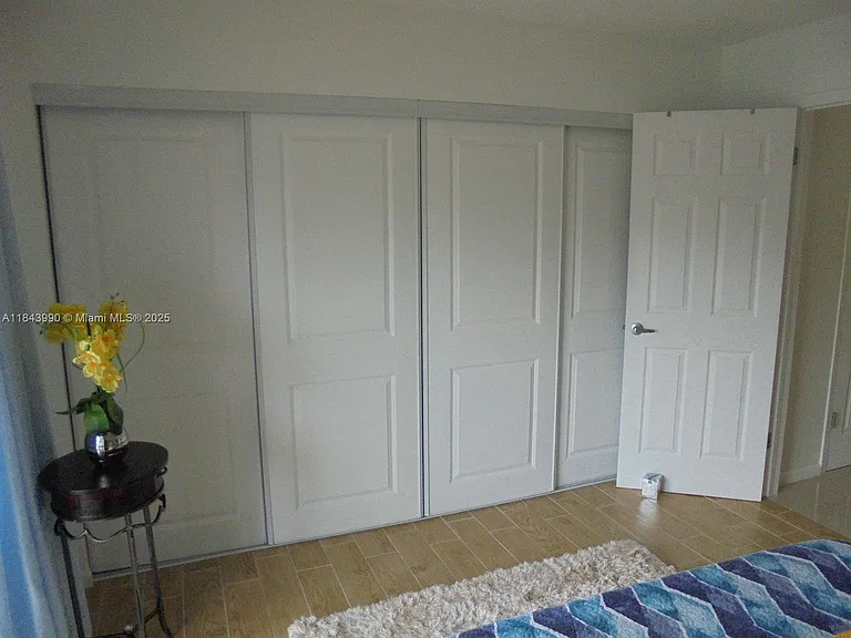 400 Brighton #400-J — Photo 14
