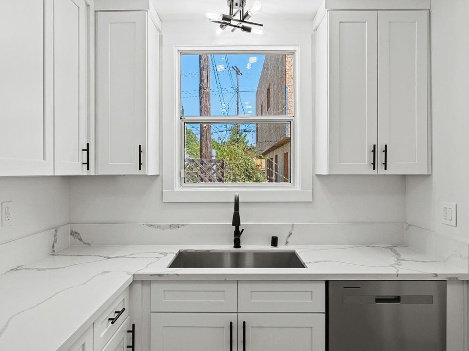 2503 W St Sacramento CA Zillow