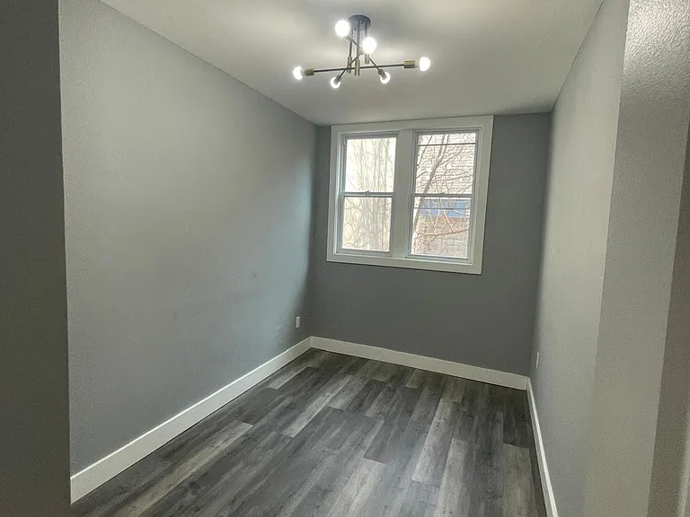235 2nd St #2 — Photo 5