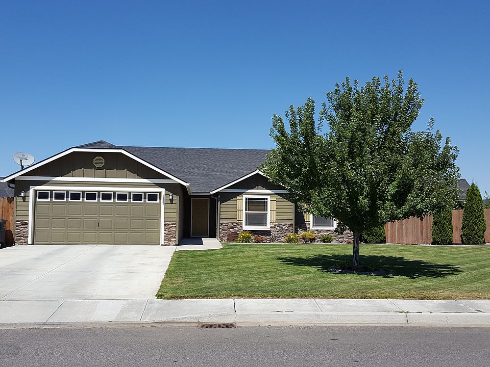 1st image of 1337 Crab Apple Cir