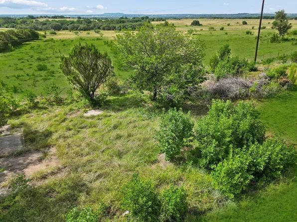 3411 Oak Hill Dr, Granbury, TX 76048