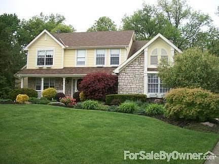 Located on cul-de-sac- dead end street
						:
						9/10 acre tree lined private lot. 
Our street is a T with dead ends both ends