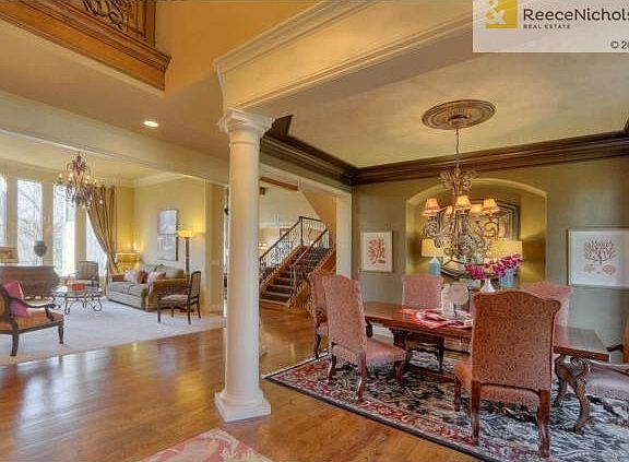 Wonderful open floor plan with beautiful finishes.