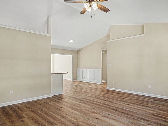 2nd image of 1127 Lancelot Ln.