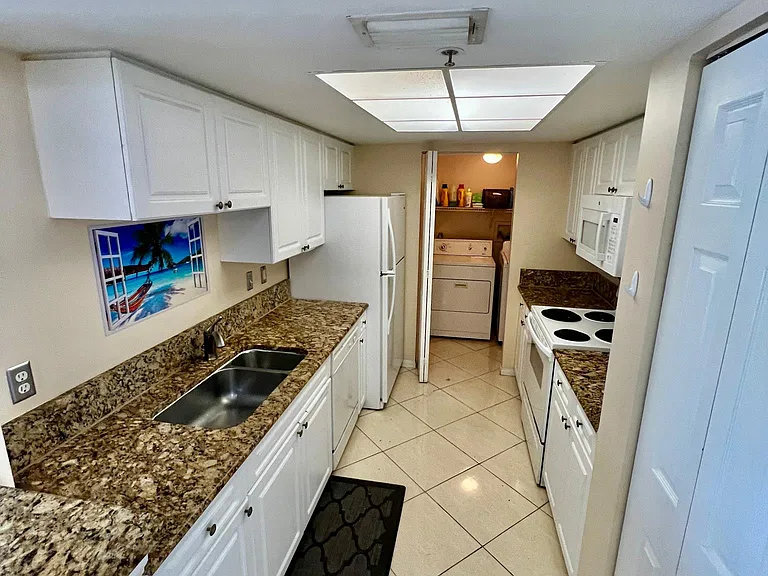 400 Crestwood Ct N #407 — Photo 18