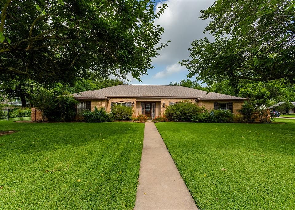 1st image of 314 Lombardy Dr