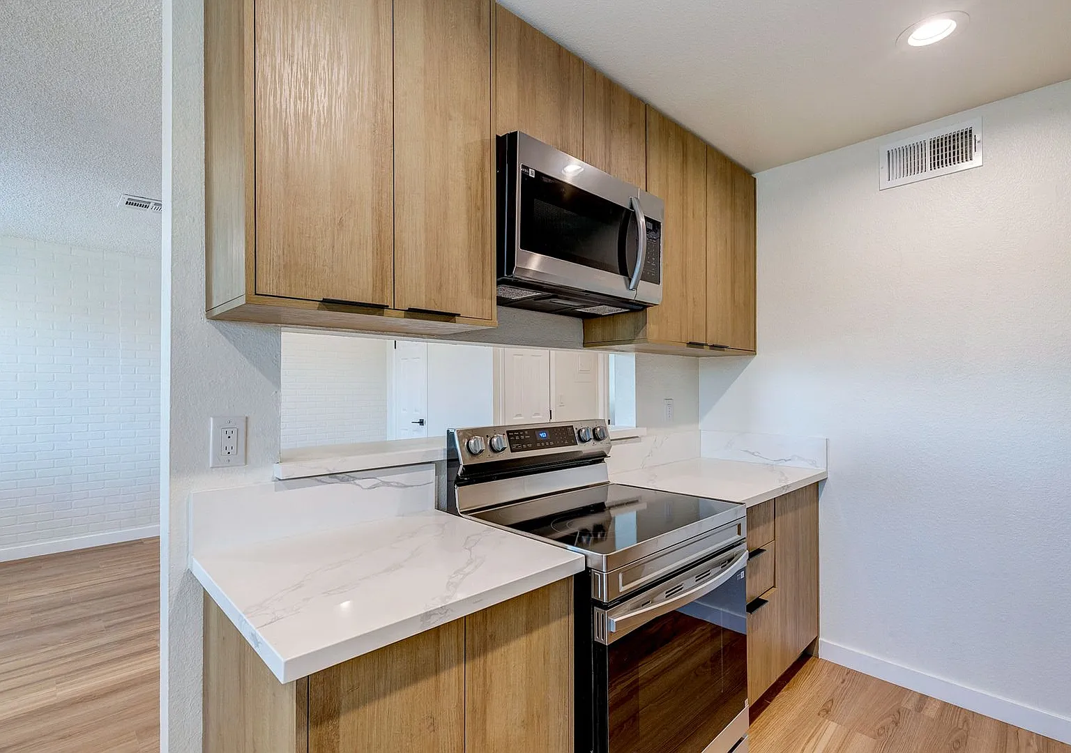 416 East Sunset Road — Photo 1