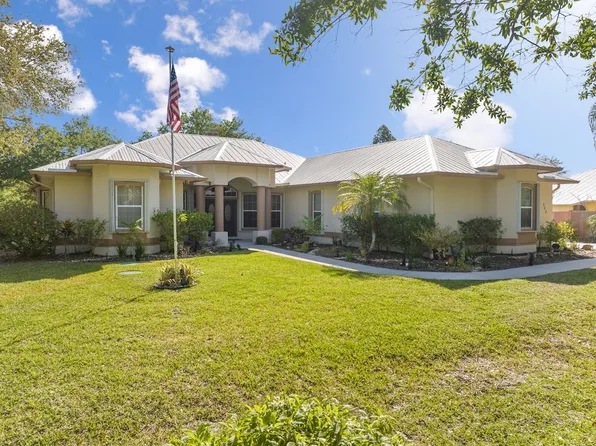 555 Cross Creek Cir, Sebastian, FL 32958