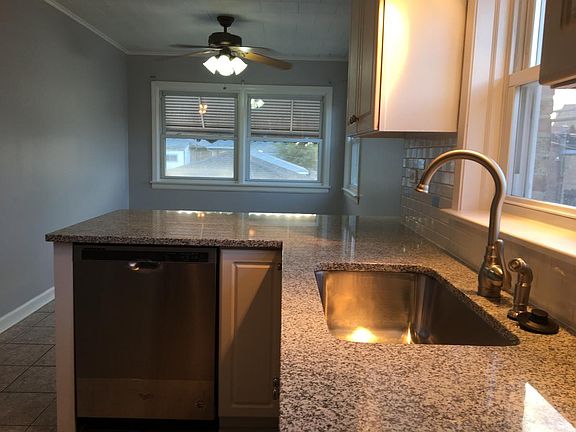 5th image of 2342 N Knox Ave #2