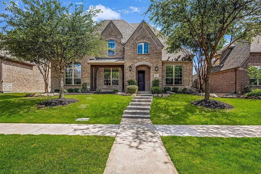 5 bed, 3932 sqft, $3,900 — Photo 2