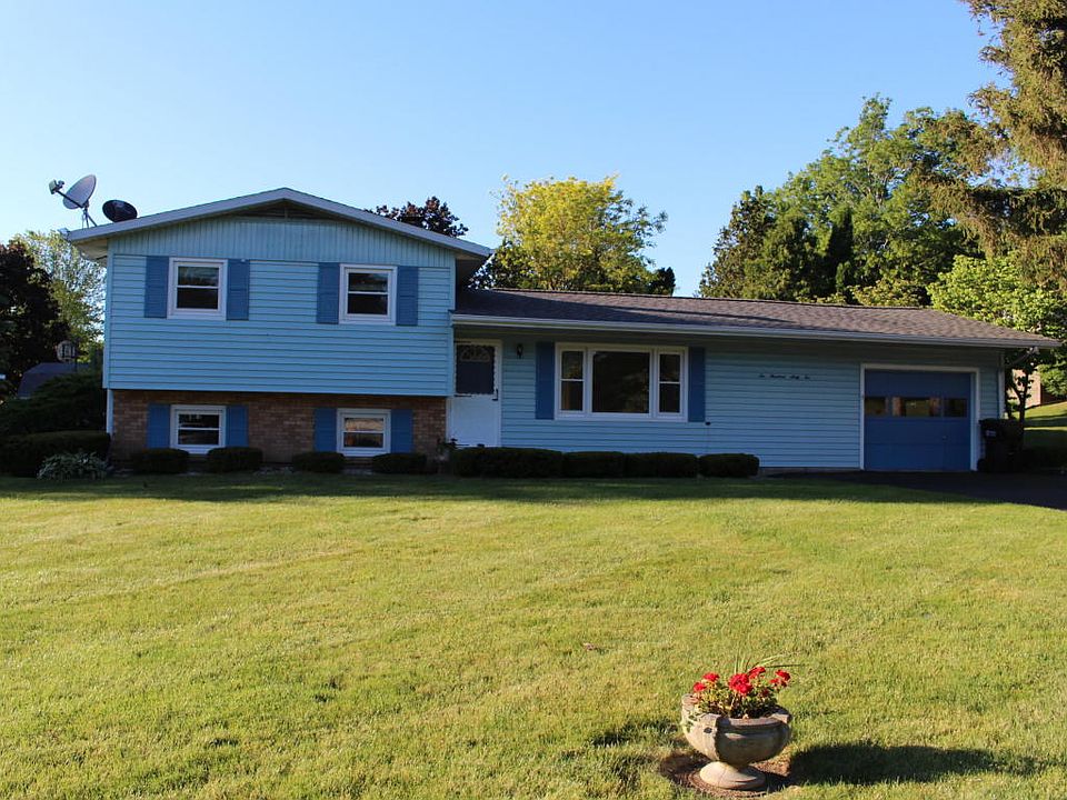 1st image of 662 Langs Dr