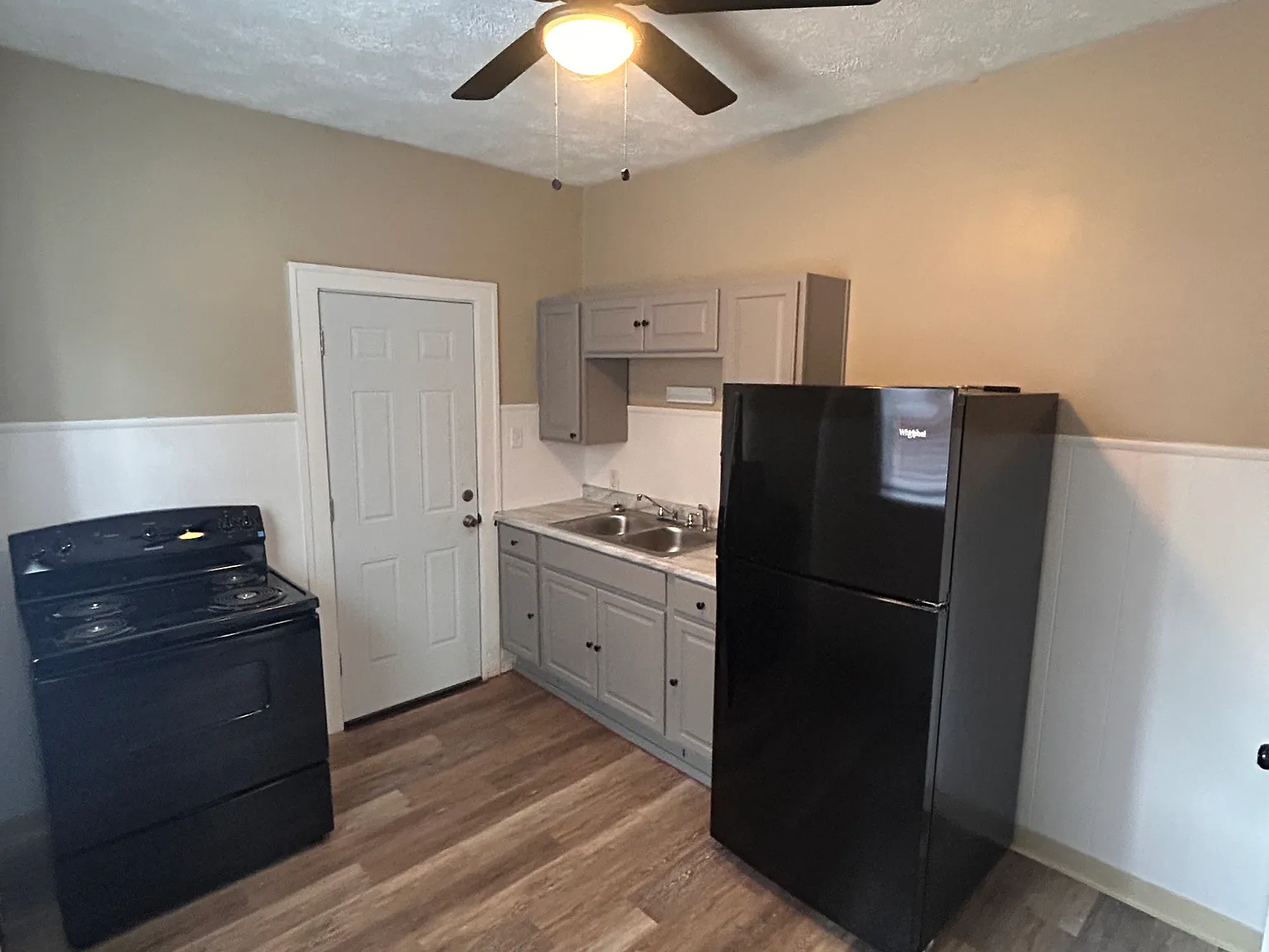 1 bed, $900 — Photo 2