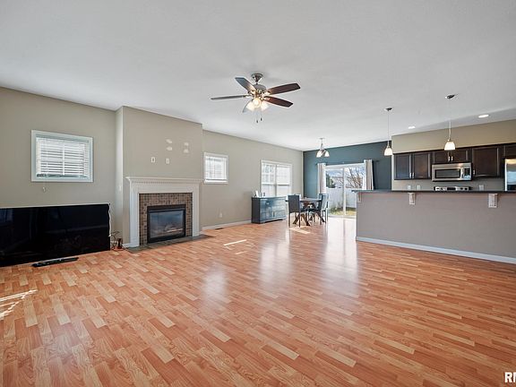 4th image of 111 Tuscany Ct
