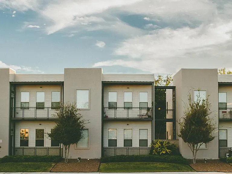 1515 W Houston Ave — Photo 14