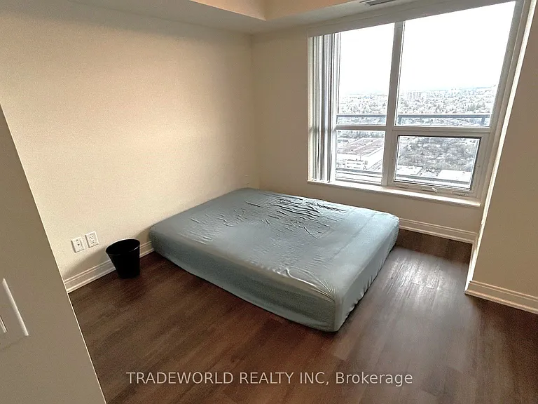 181 Village Green Sq #2911 — Photo 19
