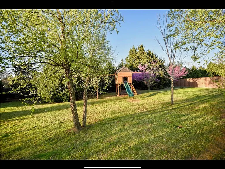 4017 Redmont Ct — Photo 15
