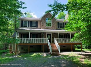 15 E Creek View Dr, Gouldsboro, PA 18424