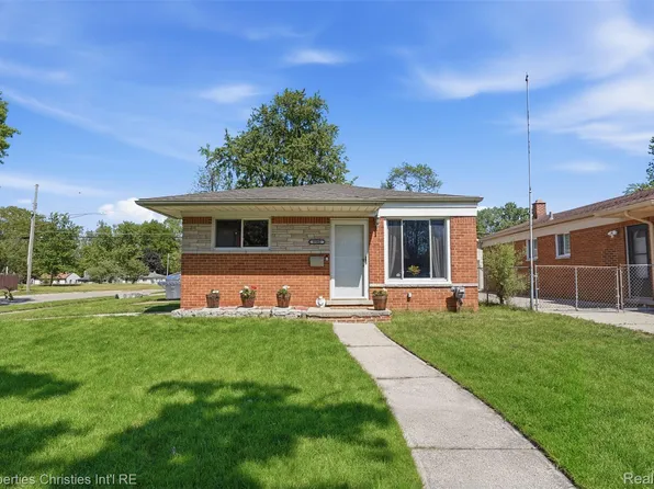 8982 Beatrice St, Livonia, MI 48150
