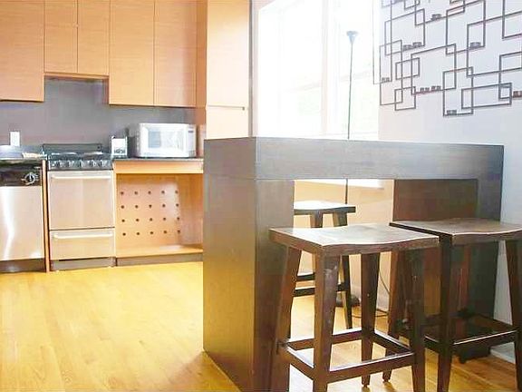 3rd image of 1521 Lenox Ave APT 108