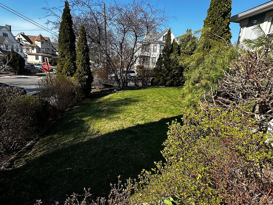 Shared front yard
