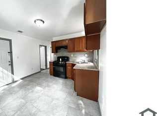 237 21st St FLOOR 1, Irvington, NJ 07111