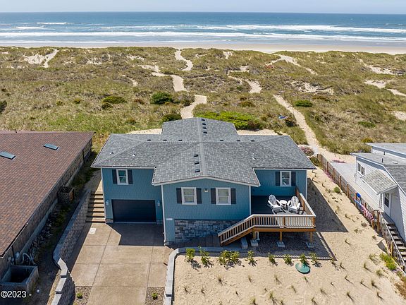 3rd image of 1714 NW Oceania Dr